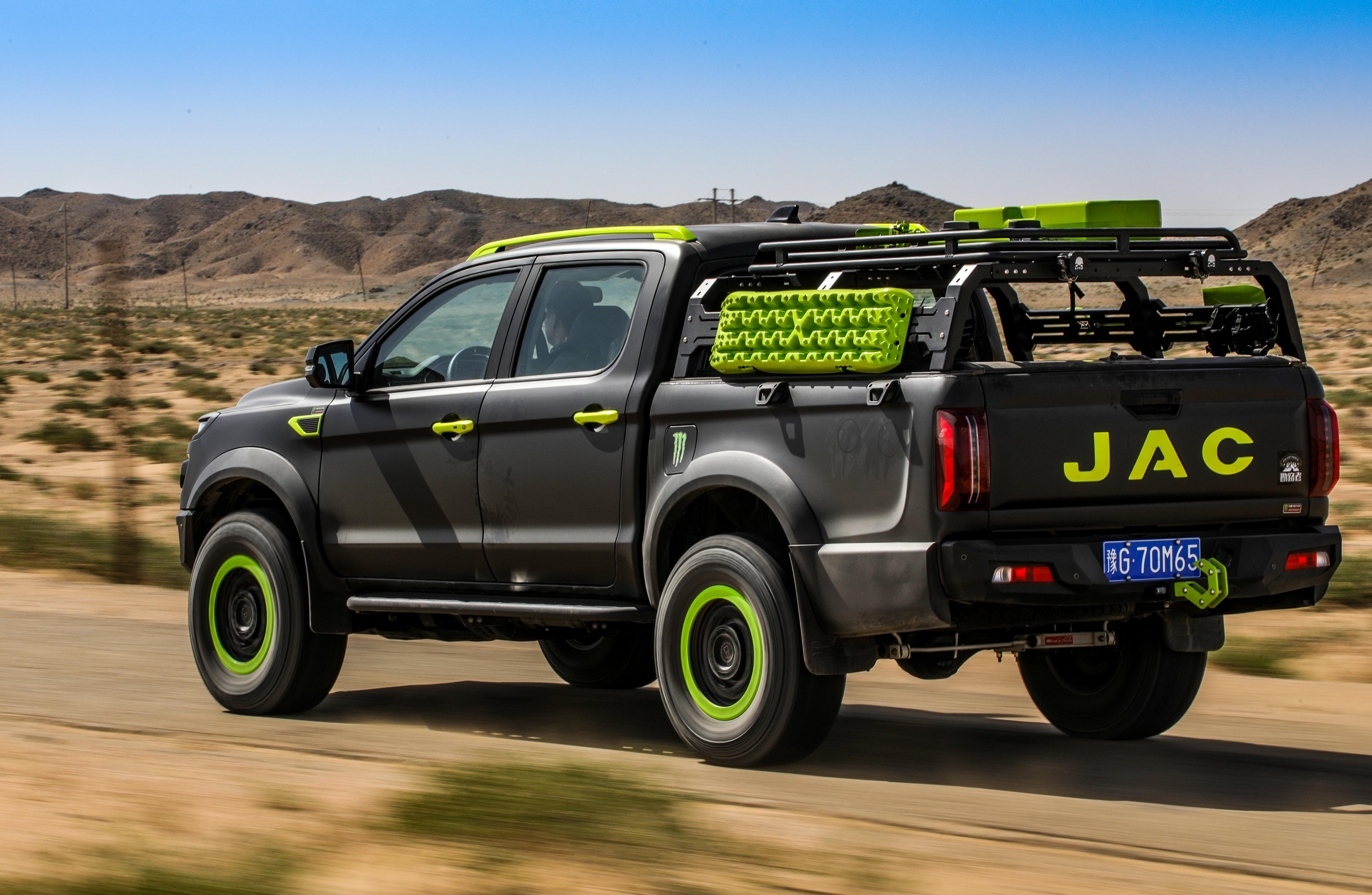 悍途绿魔版时尚炫酷与硬核越野兼具尽享美好皮卡车生活