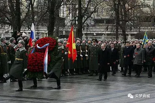 2月22日:建军节.