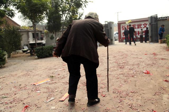 驼背了怎么办教你两个方法