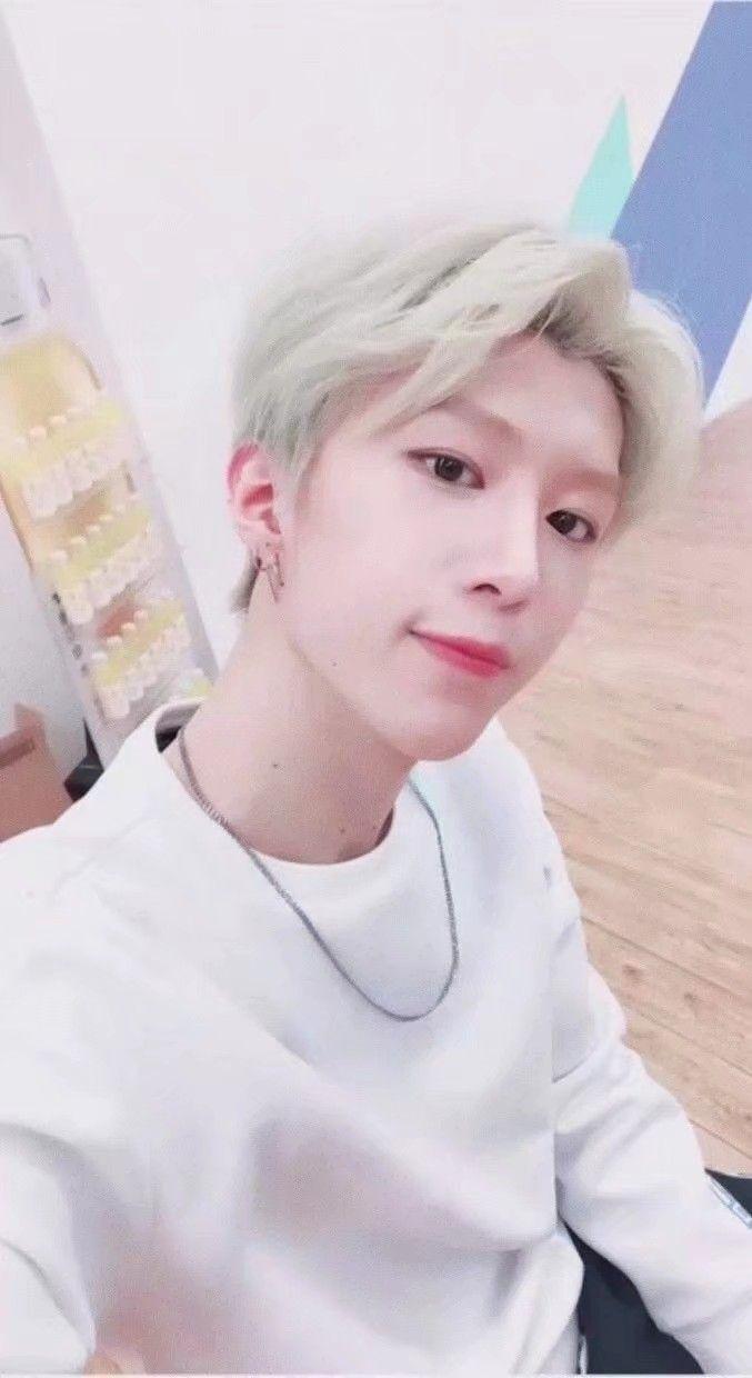 如何评价ninepercent在快乐大本营2018060216的表现