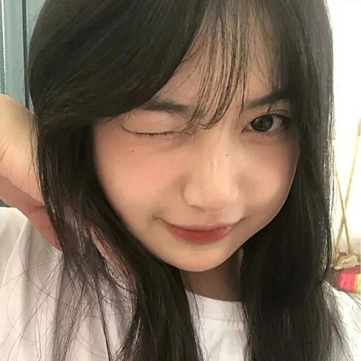 女生头像:近脸怼脸拍照真人女生头像