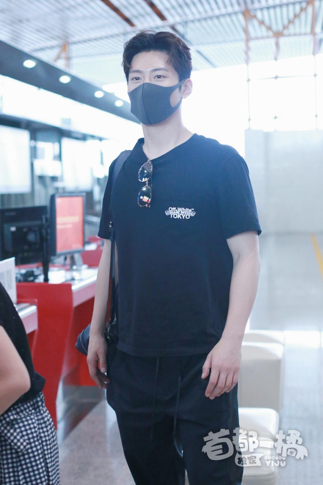 窦骁的美图或搞怪图有哪些?-窦骁帅照