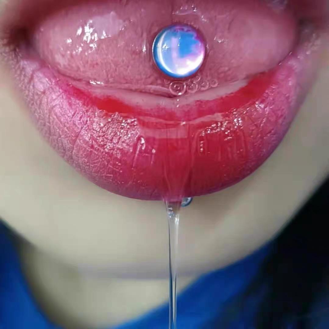 跟有舌钉的女孩舌吻有什么感觉