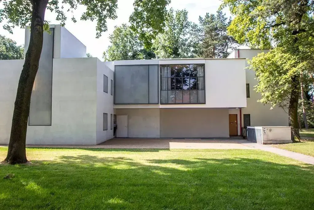 凯曼keimii包豪斯100周年寻找现代建筑空间色彩