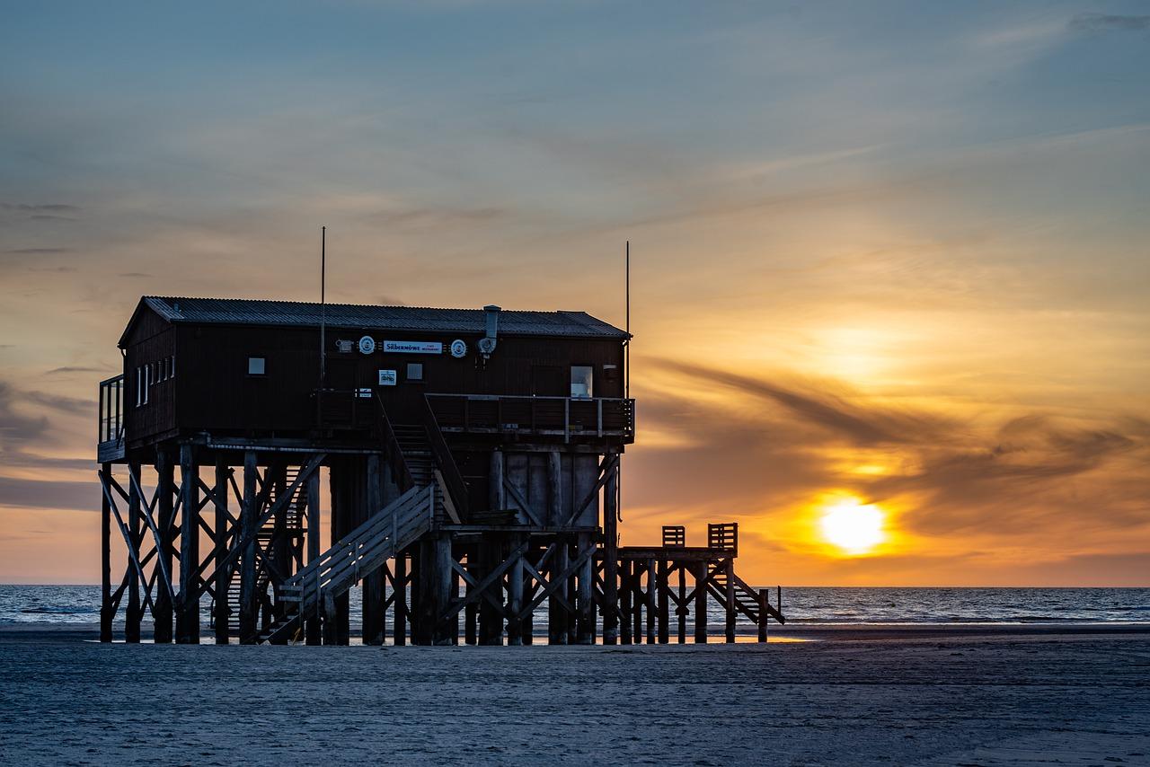 2. 沿海城市风光