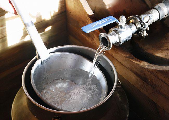 才知道酒精酒的记号就在瓶身上看完立马解决了不会挑酒的烦恼