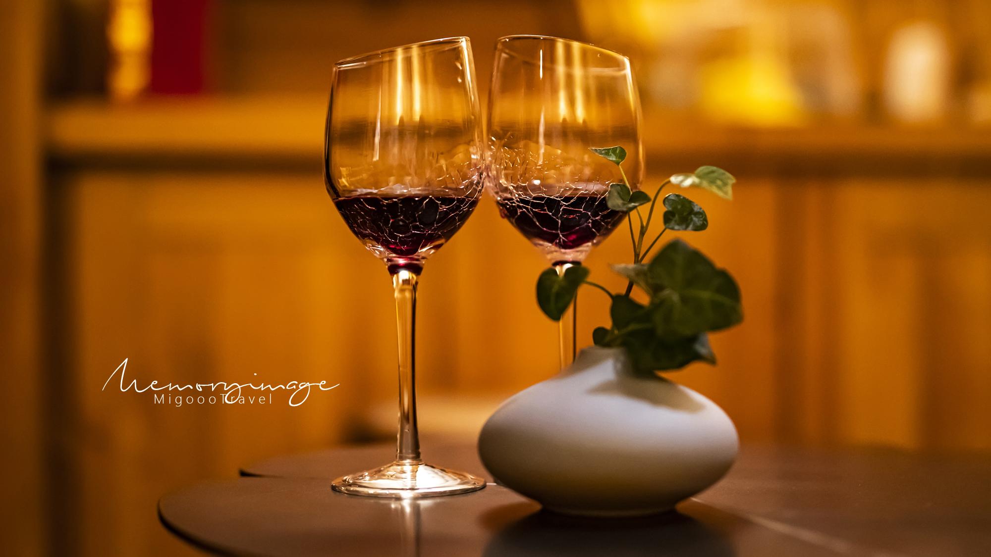 情侣民宿住进被浪漫微醺的红酒桶里