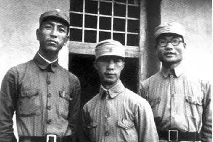 新中国首位将军大使,遇尴尬提问:耿飚和林彪,谁是哥谁是弟 - 知乎