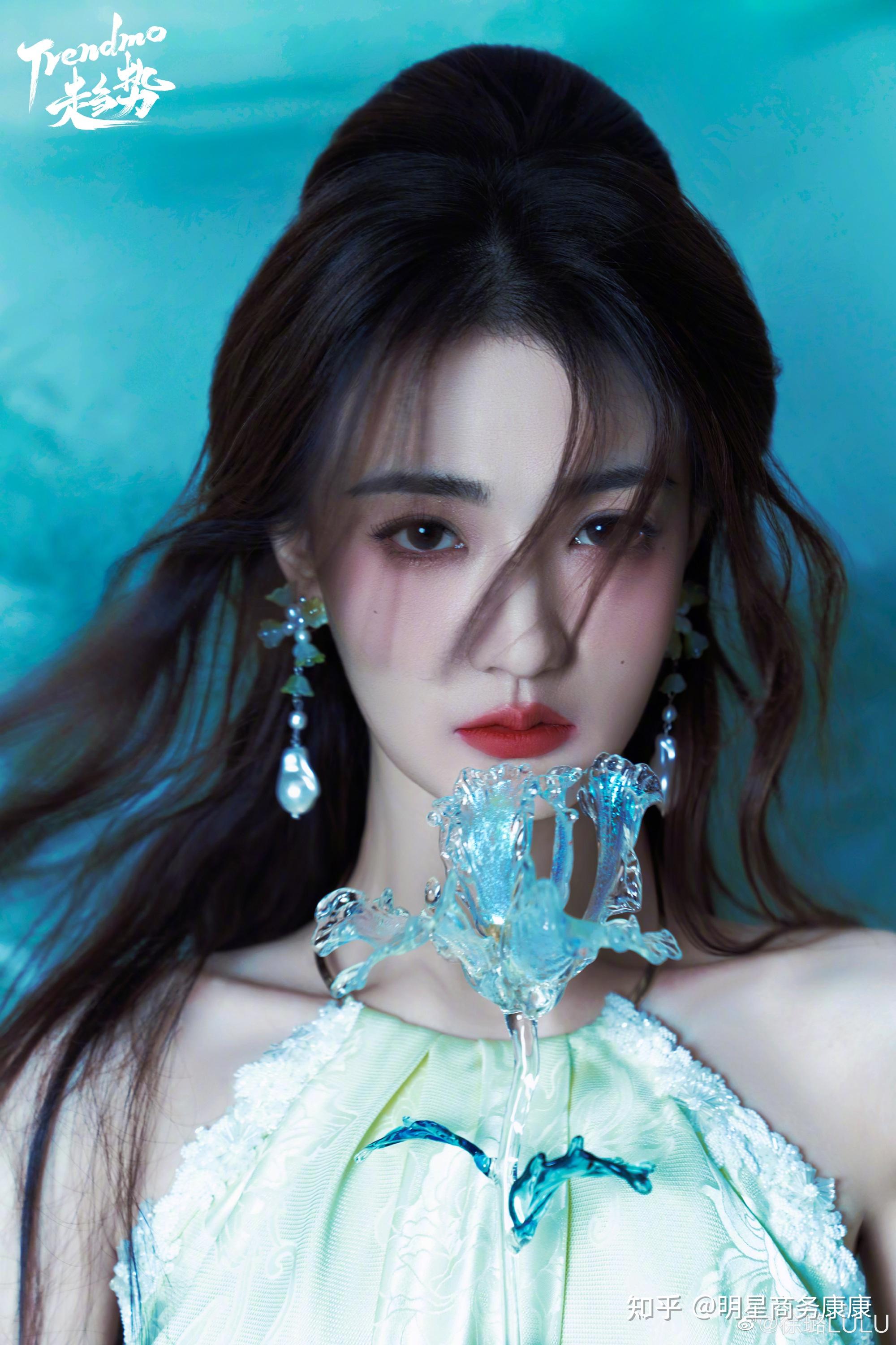 徐璐代言合作明星翻包的优势在哪里?1.