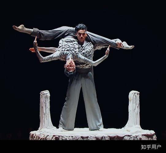 如何欣赏李响,刘迦的《塑》?