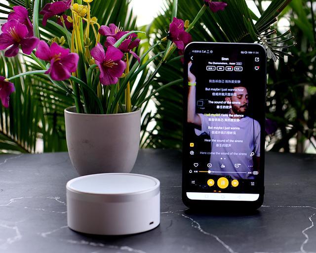 简洁便携设计,声音洪亮的入门级m11蓝牙音箱