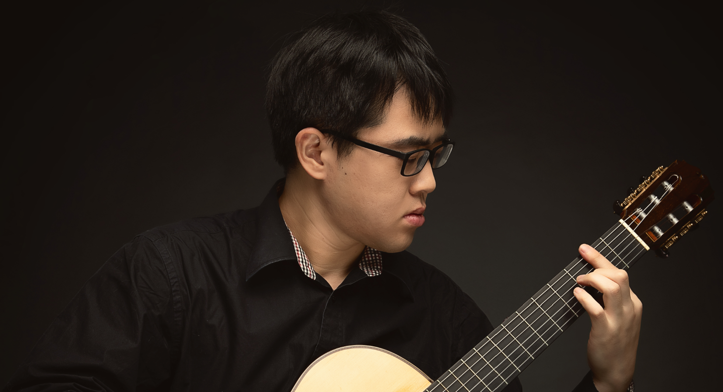 触摸古典吉他1坐姿