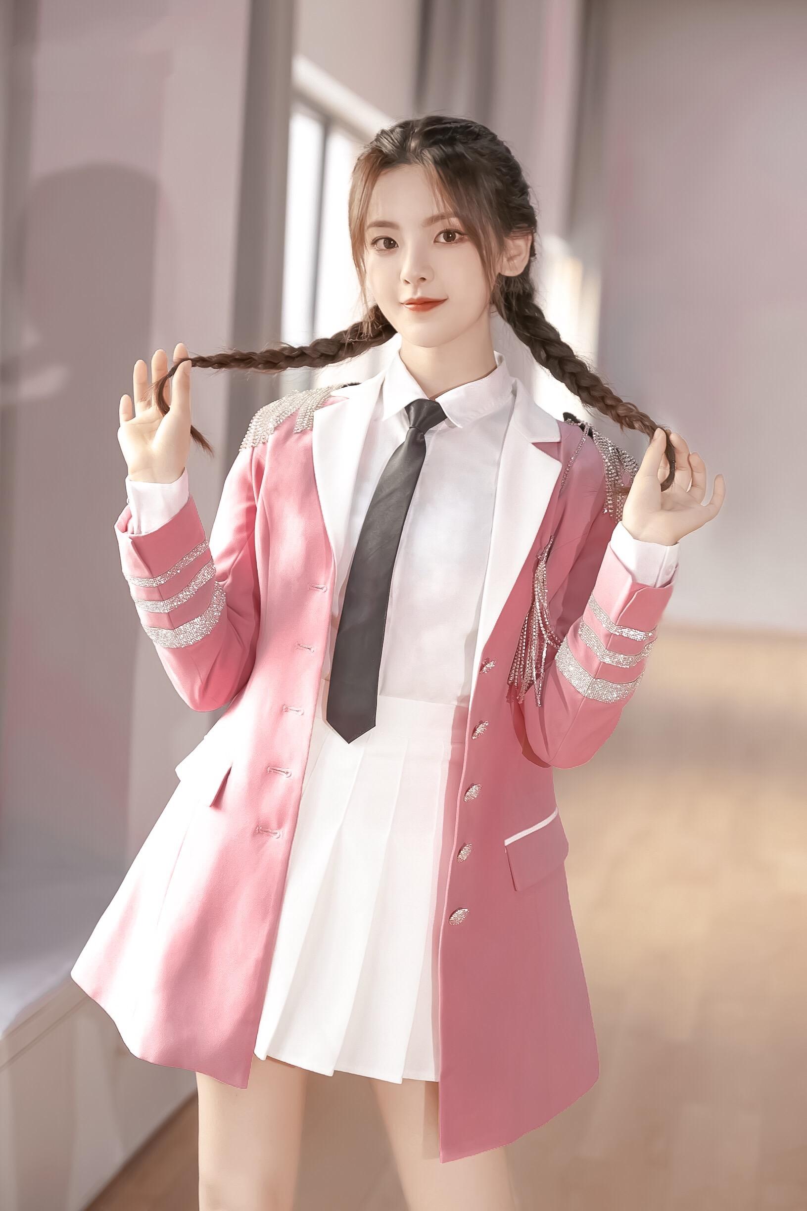 杨超越的颜放在韩国女团中可以称之为神颜吗