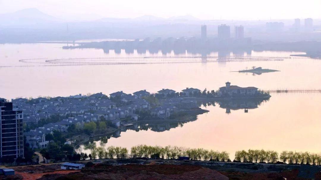 55km终点:杨桥湖南路藏龙大桥起点:杨桥湖南路路线编号:湖北武汉