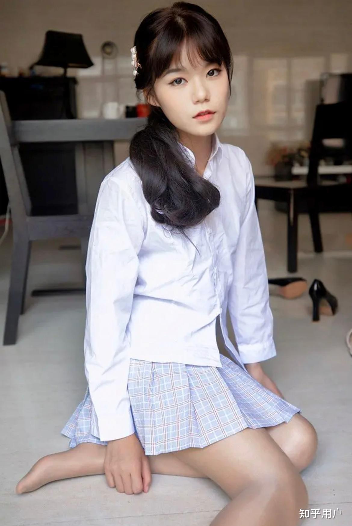 如何看待女性教师穿高跟鞋上课,因疲惫脱鞋? - 知乎