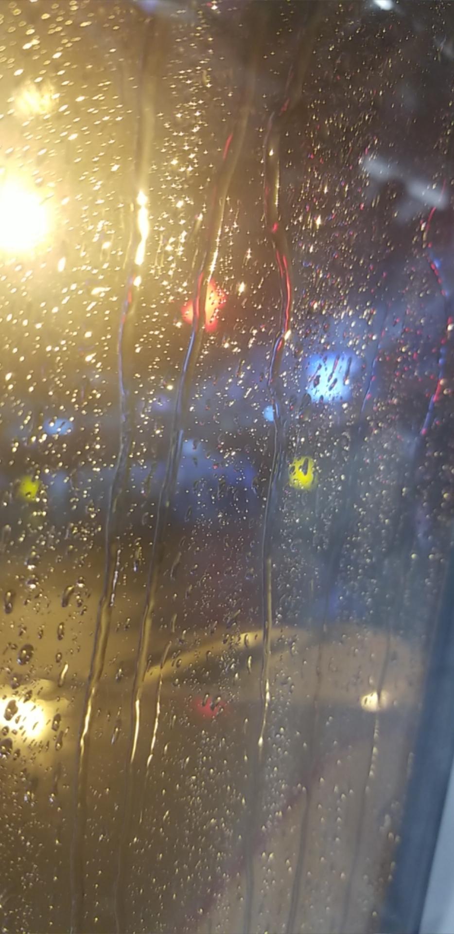 最喜欢下雨天有什么好看的图片可以分享一下吗