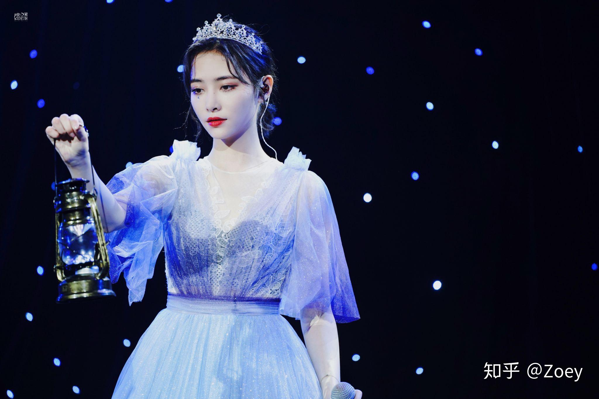 如何评价许佳琪婚纱造型