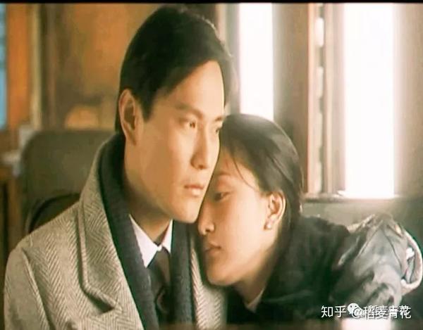 在张信哲和周迅之间曾经上演过一出宝黛式的爱情悲剧