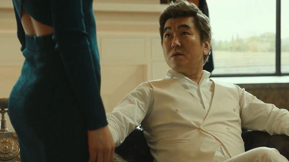 女子到富豪家做工本想感受上流生活不料却被当成了玩物