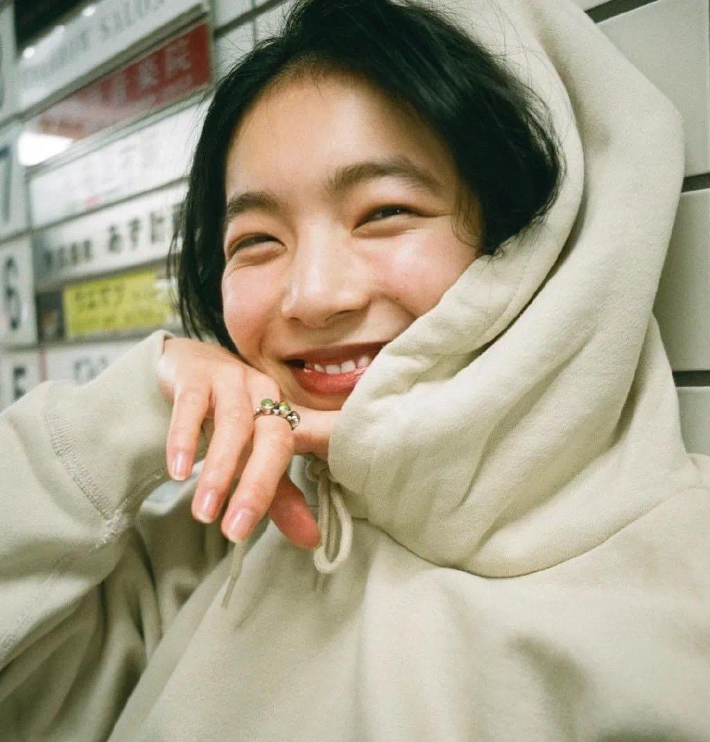 有没有那种笑的很开心的女生头像? - 知乎