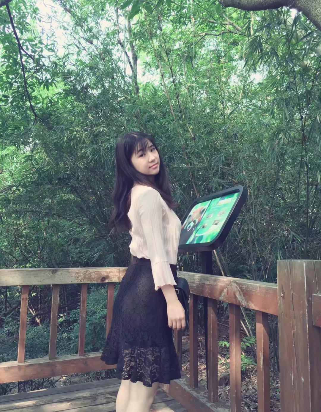 六月初两到三人去成都重庆五天,求旅游计划?