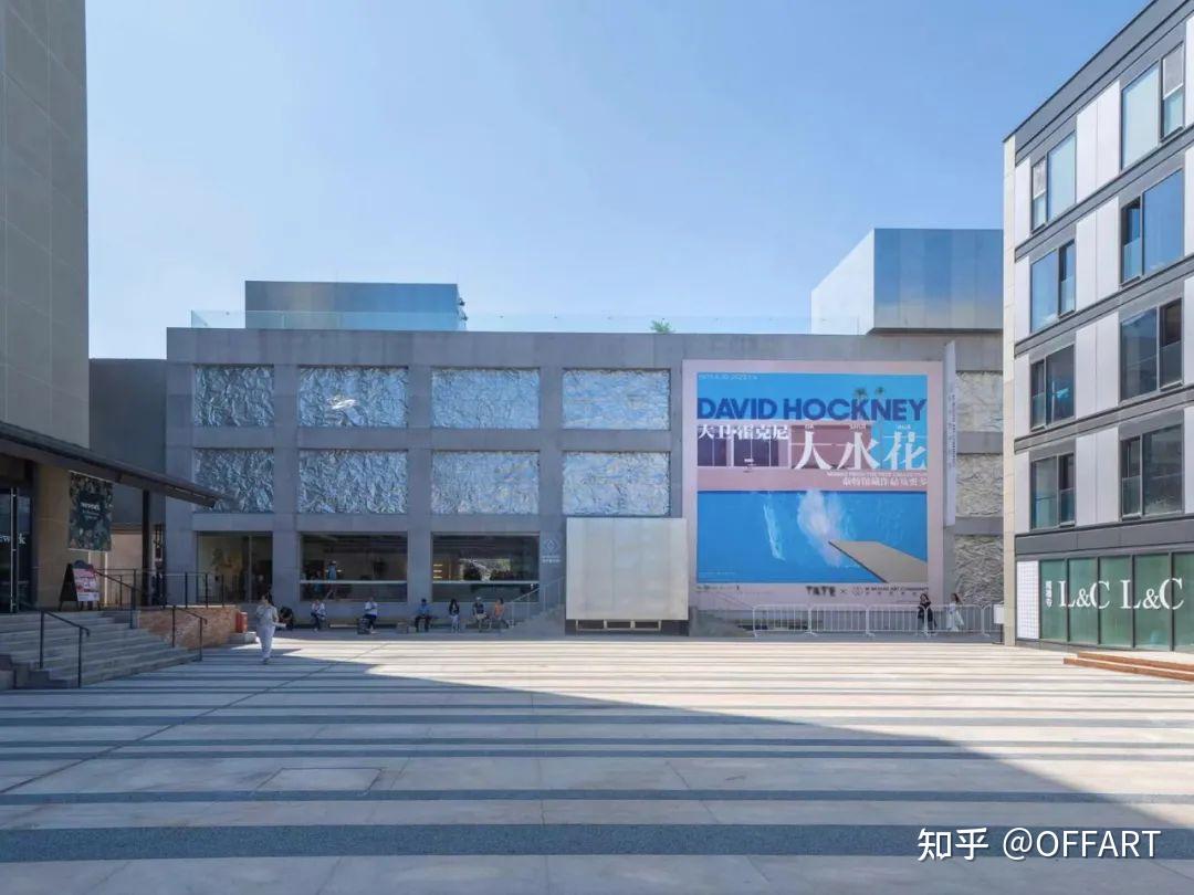 位于北京798艺术区的木木美术馆(m woods)由林瀚和晚晚创立于2014年.