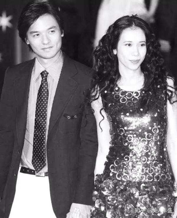 其实这对莫文蔚来说不算"高起点",因为她的第一部电影,是张国荣执导的