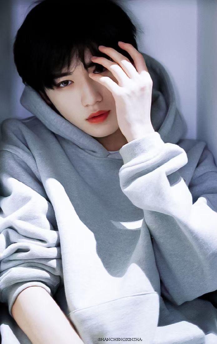 集美们,有没有宋亚轩很惊艳的图片啊? - 知乎