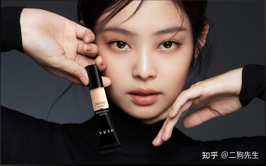 如何上粉底液才服帖自然不干 v2-57c27399dcbf66f725e92a27c357e858_r.jpg