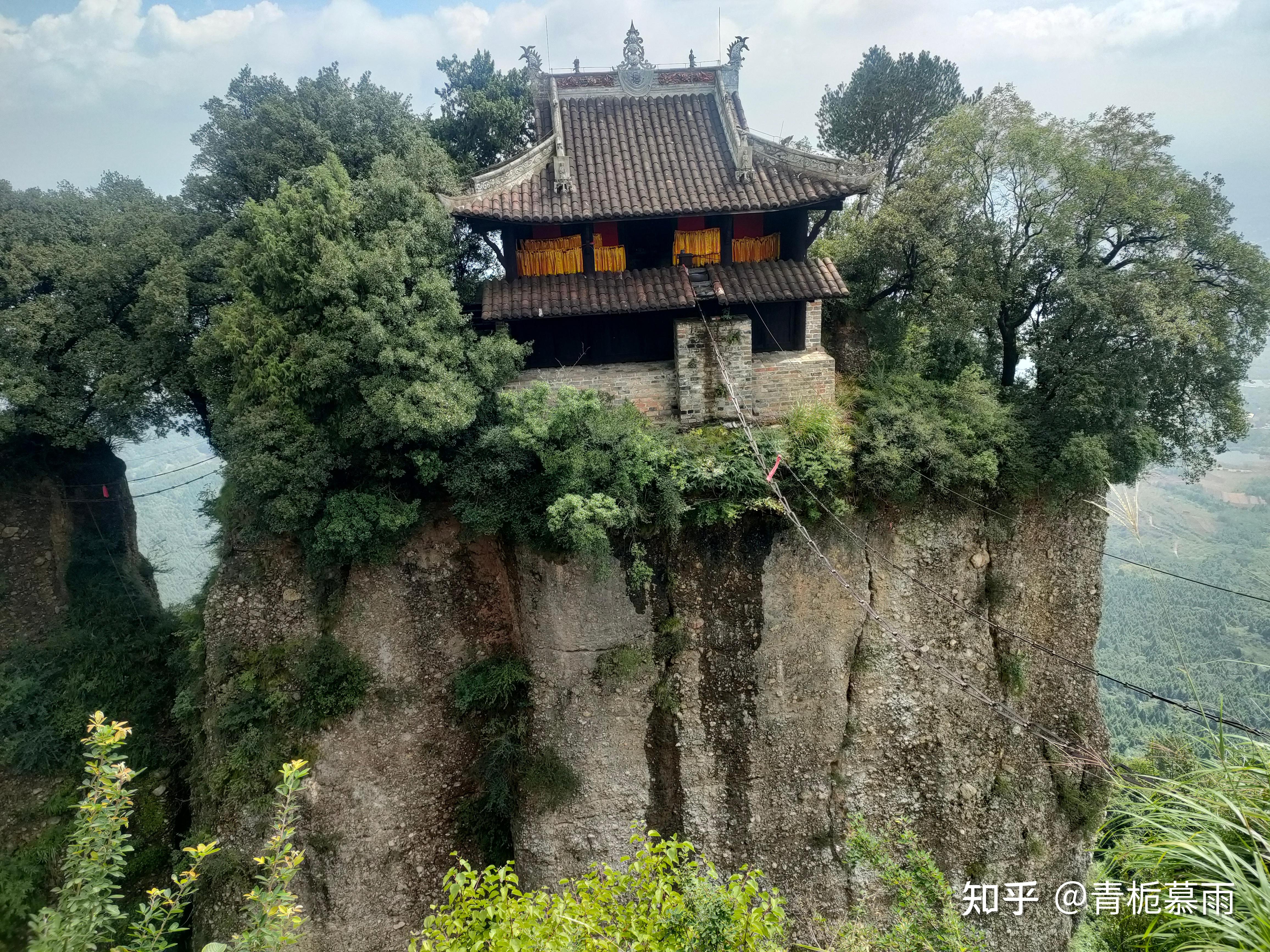 十一小长假之游小众旅游地——窦团山