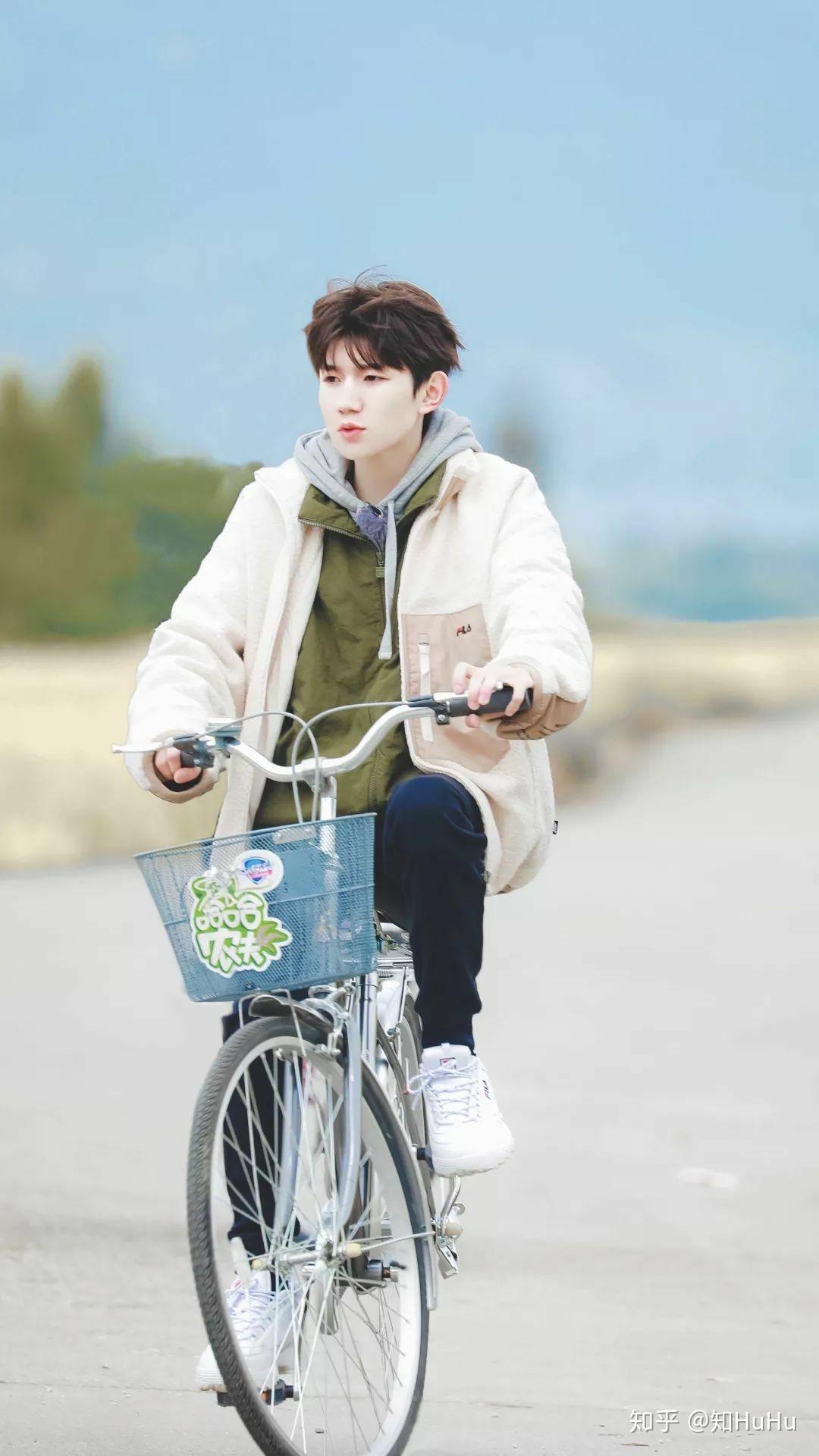 看了潮流合伙人之后觉得王源好温柔啊他还做过那些让你感到温柔的事情