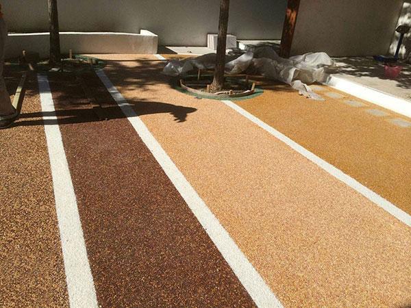 胶粘石透水地坪为什么得到广泛应用