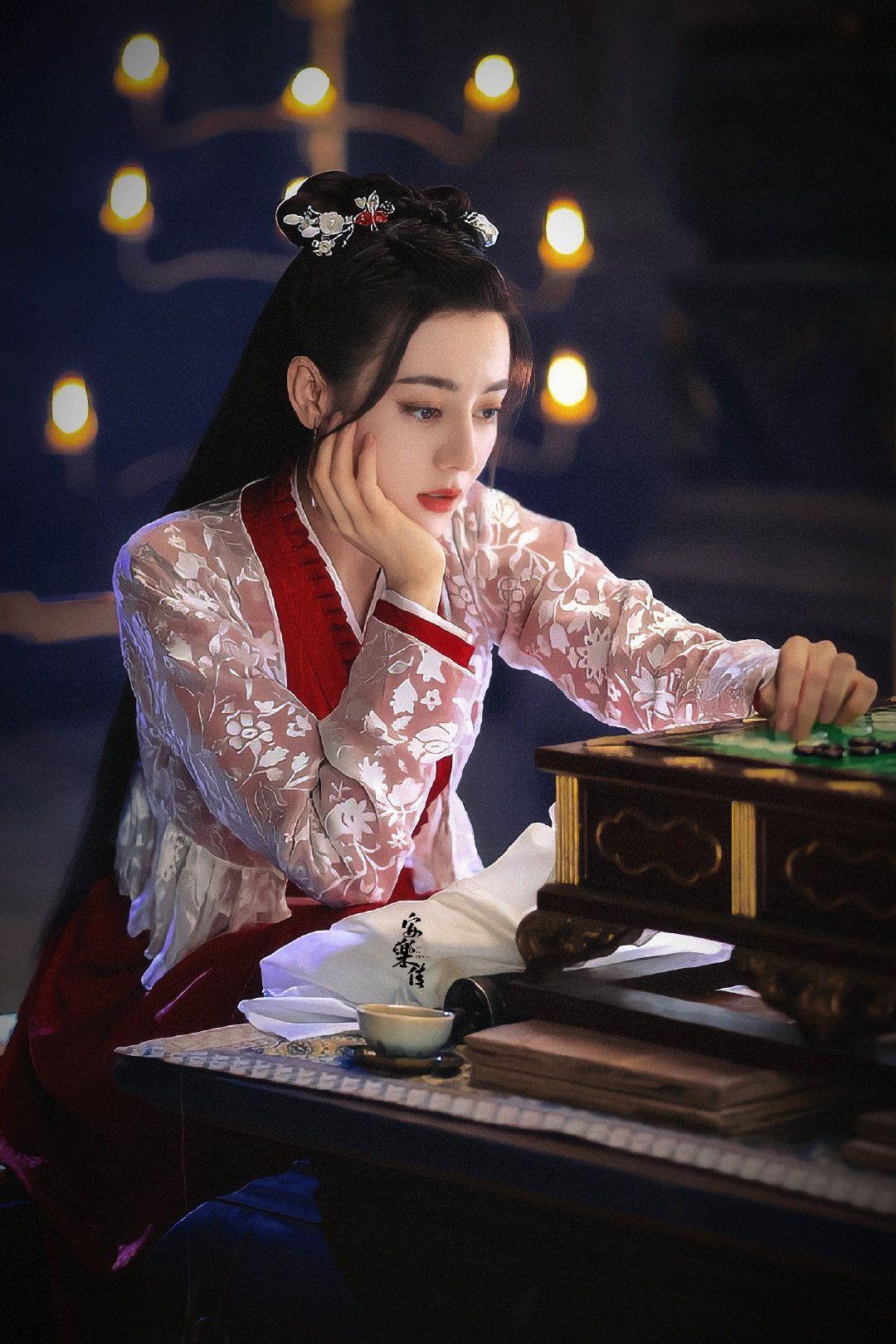 你对迪丽热巴新剧《安乐传》有什么期待?