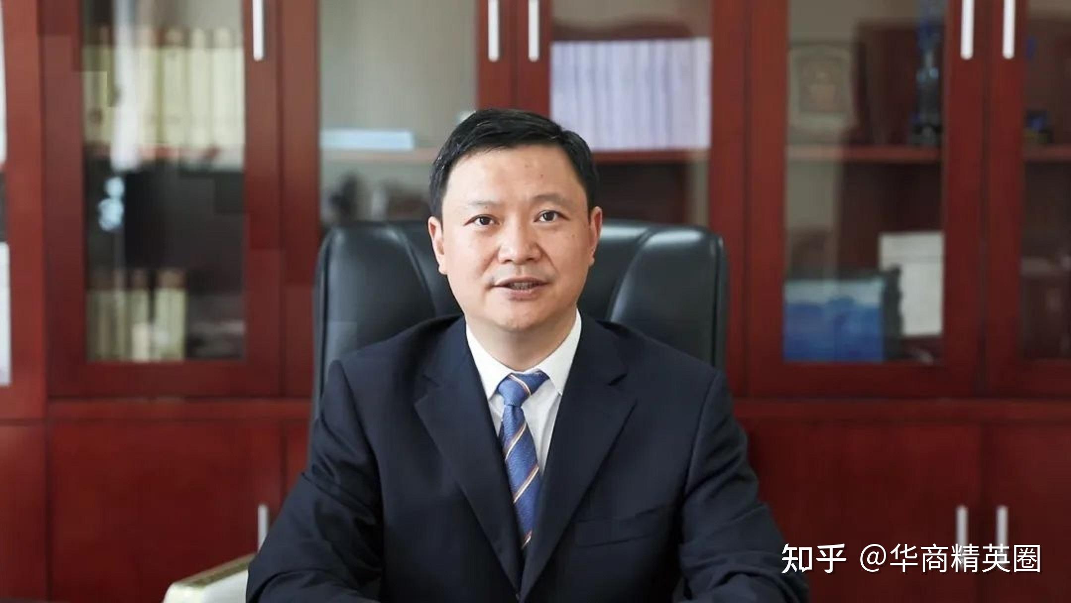 张道才的儿子张亚波,浙江绍兴新昌人,生于1974年,毕业于上海交通大学