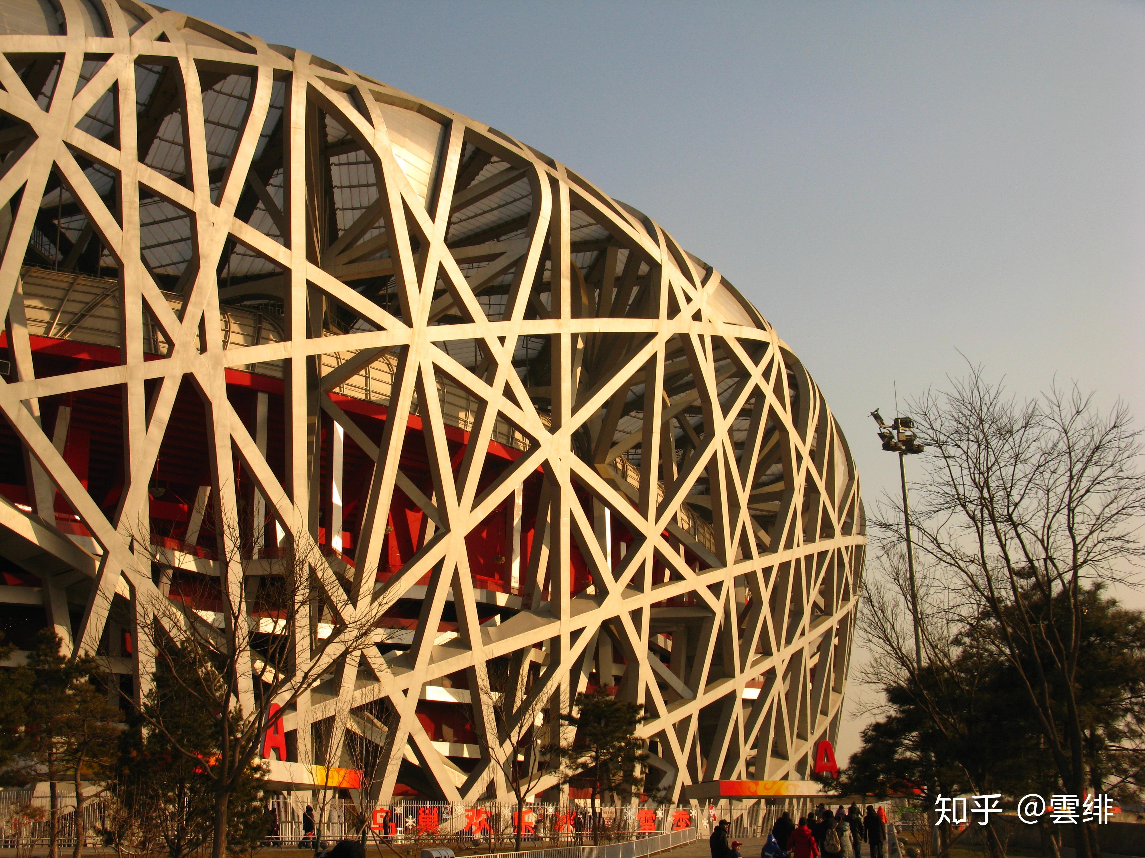 位於北京奧林匹克公園中心區南部,是奧林匹克公園的標誌性建築之一,為