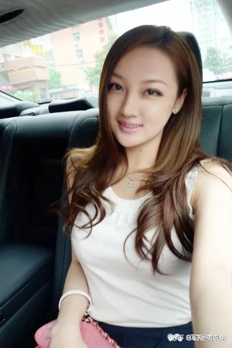 上海富二代最爱颜霸被身价30亿男友骂退网未婚生子一手好牌打烂了