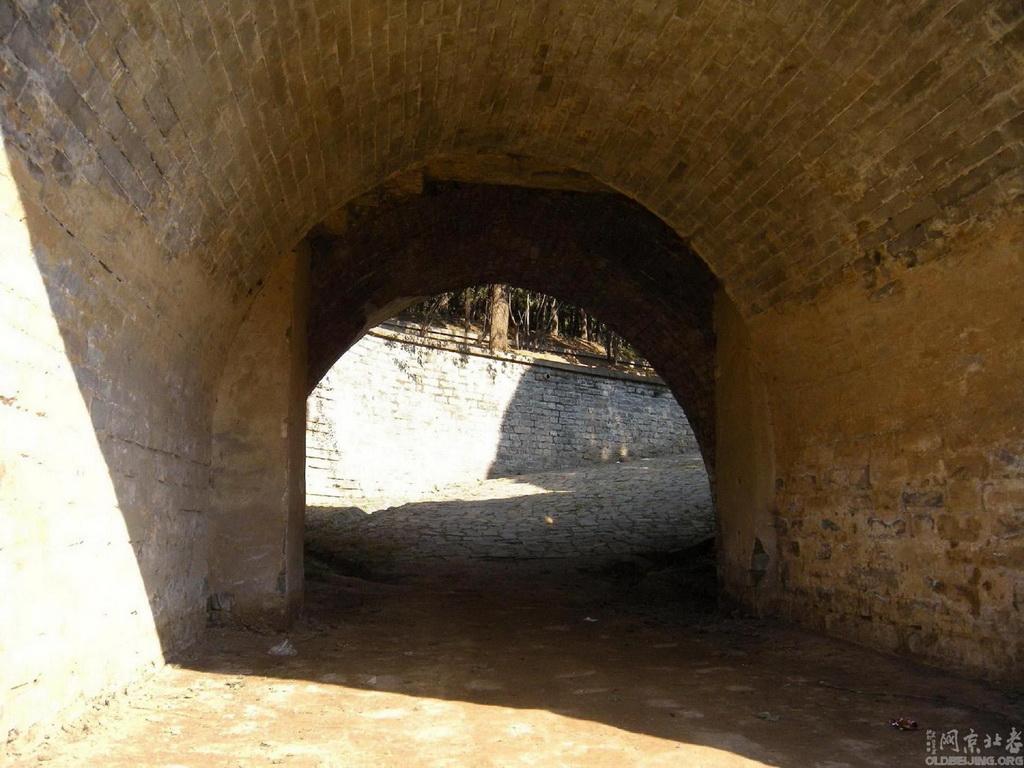 [图说]古今影像大明十三陵－－十五，明神宗万历帝朱翊钧定陵之开放的皇陵-明十三陵背后的帝王传奇