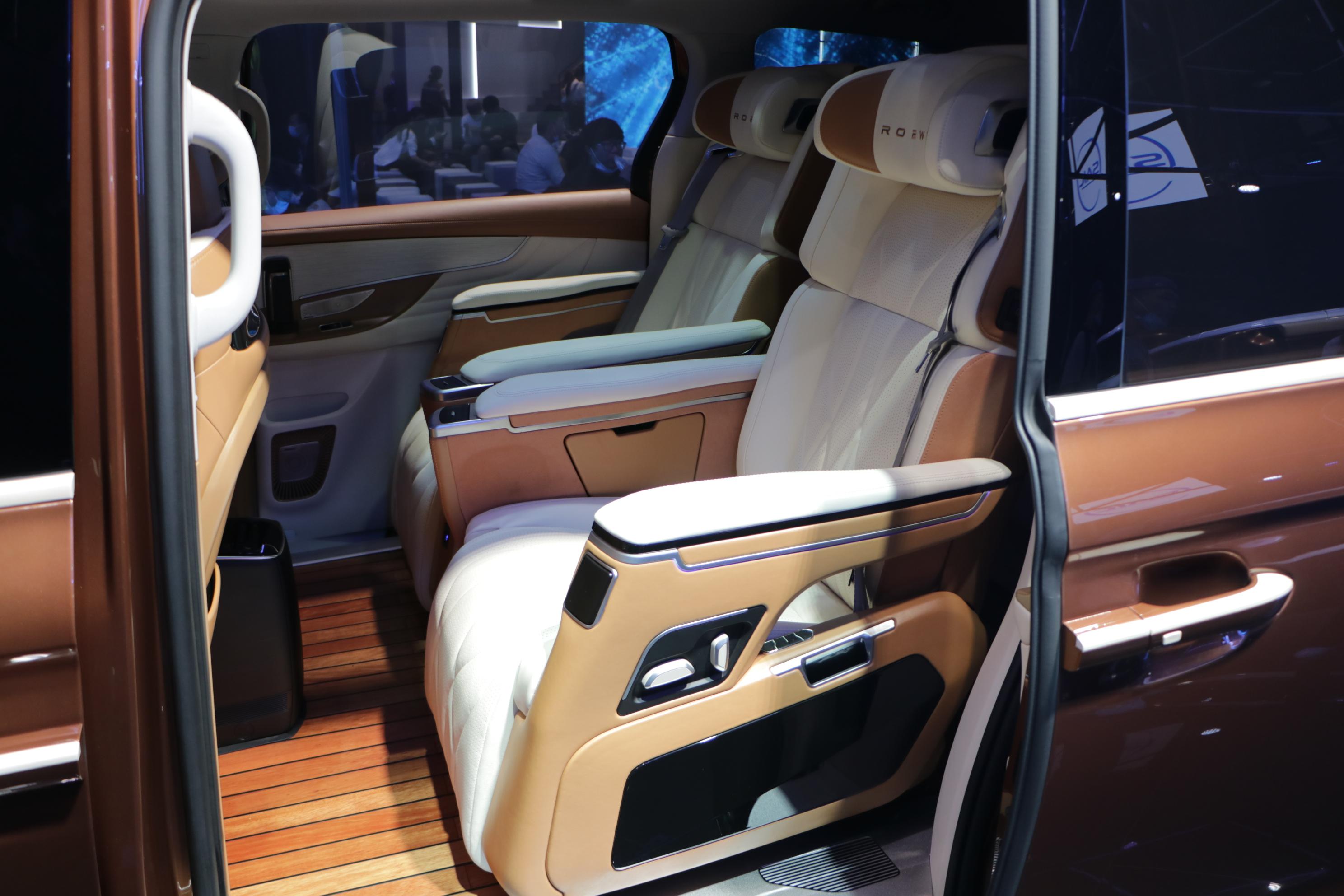 2021广州车展全新荣威imax8袋鼠版亮相