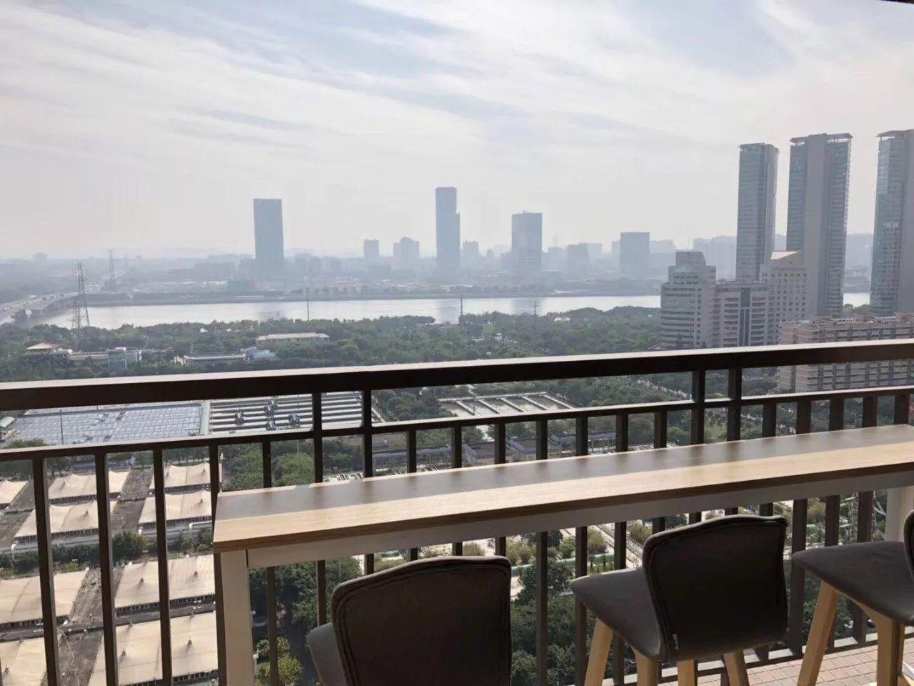 珠江新城一线江景这间房月租15万