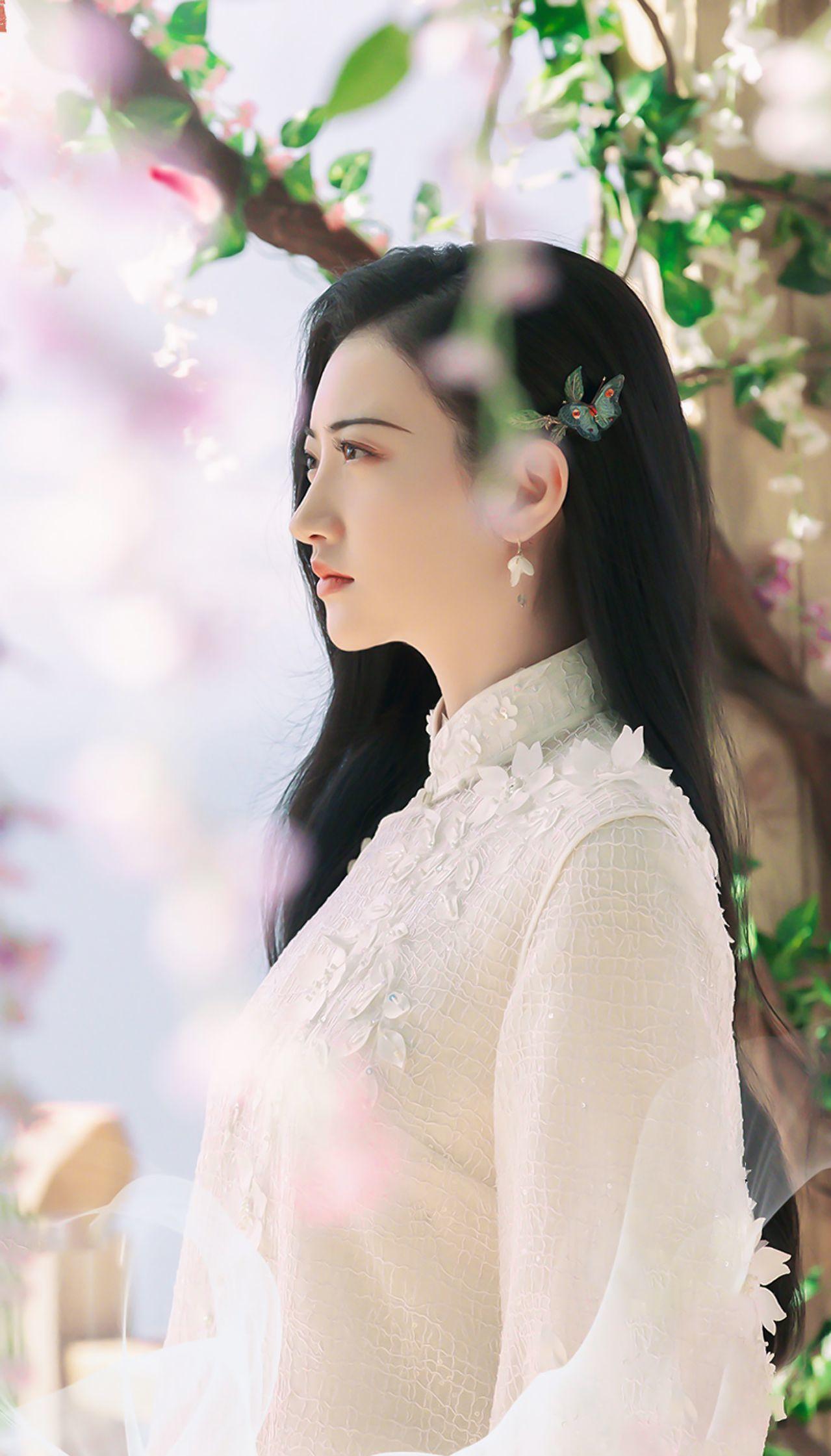 不知大家有没有司藤景甜的高清旗袍图片可否分享下