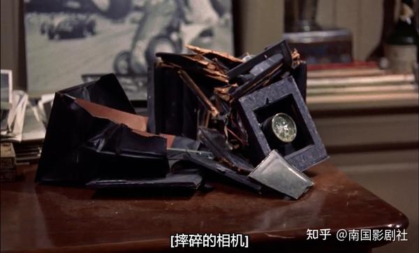 窥探的伦理与社会隔阂的反思