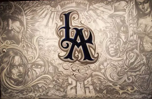 带点卡通风格,帮派味道,他就成了说唱界最受欢迎的纹身艺术家