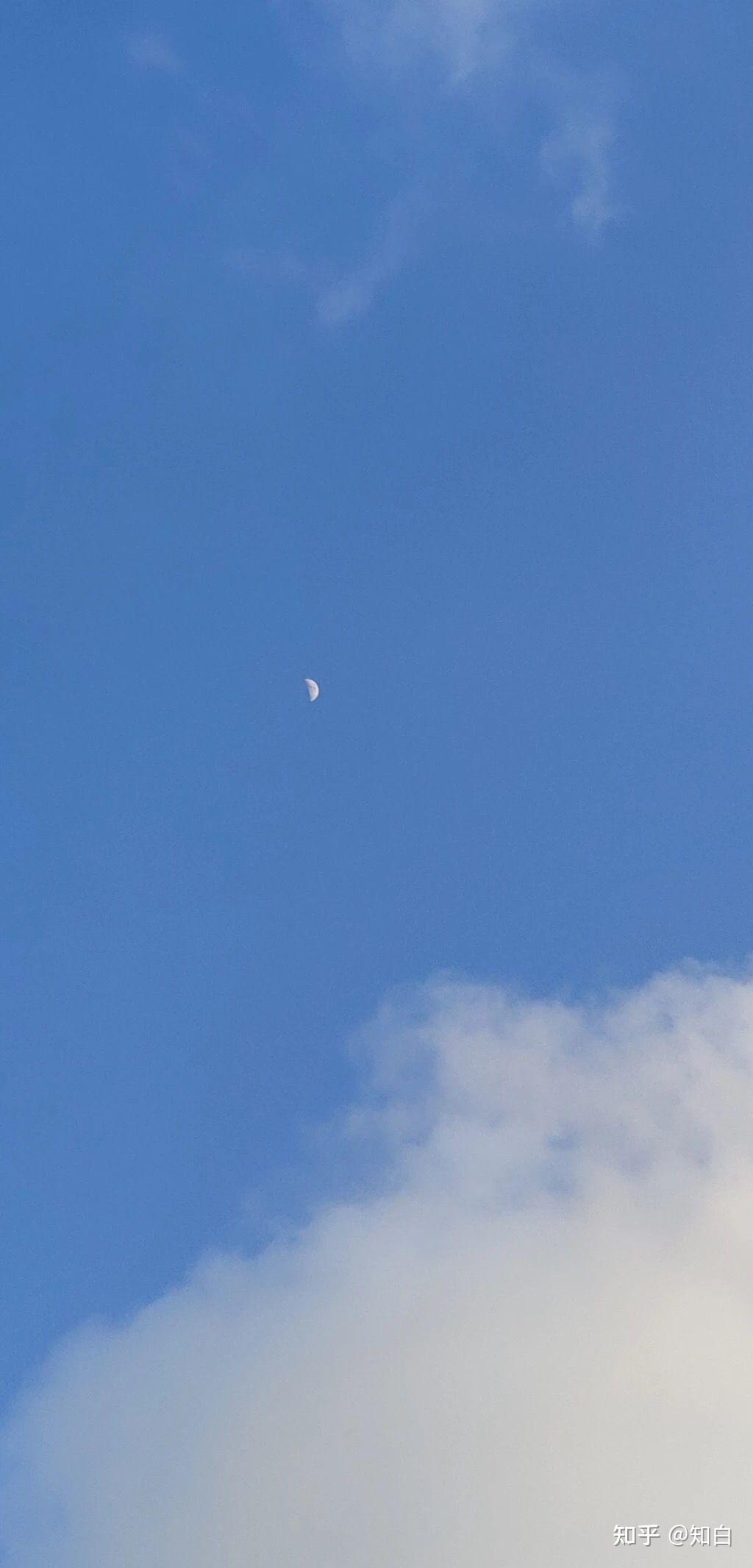 有哪些关于月亮的微信背景图