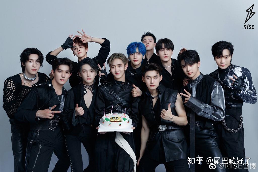 怎么看into1合照p身高