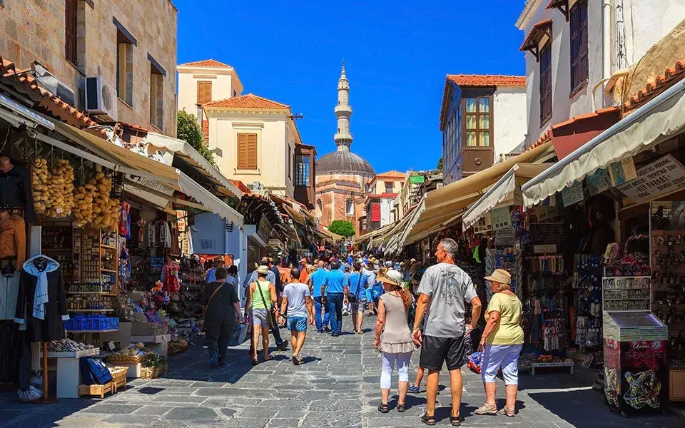 风光旖旎的希腊拥有众多著名古迹,雅典卫城,奥林匹亚古运动场建筑群