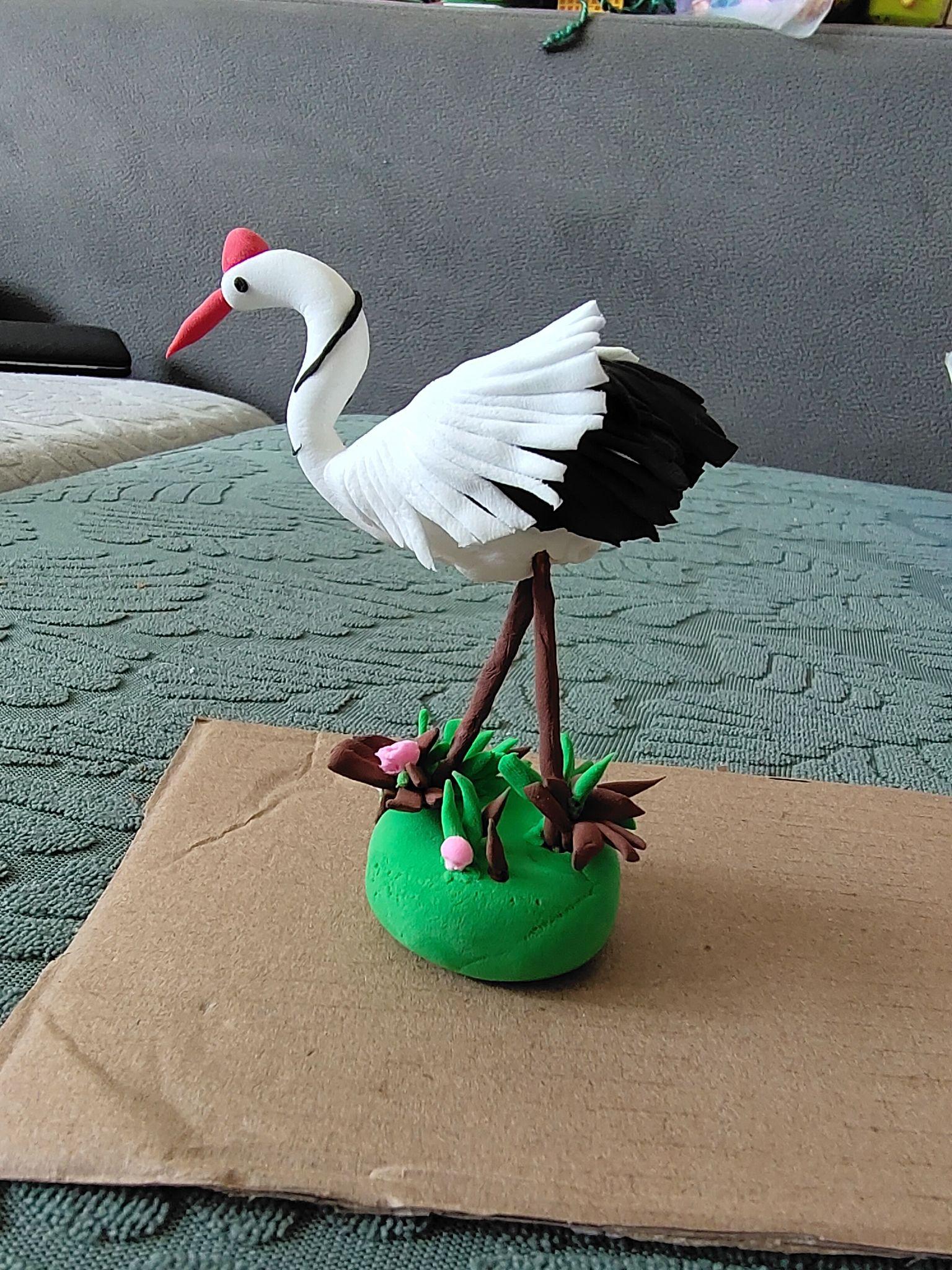 幼儿园手工作业制作一只白鹤