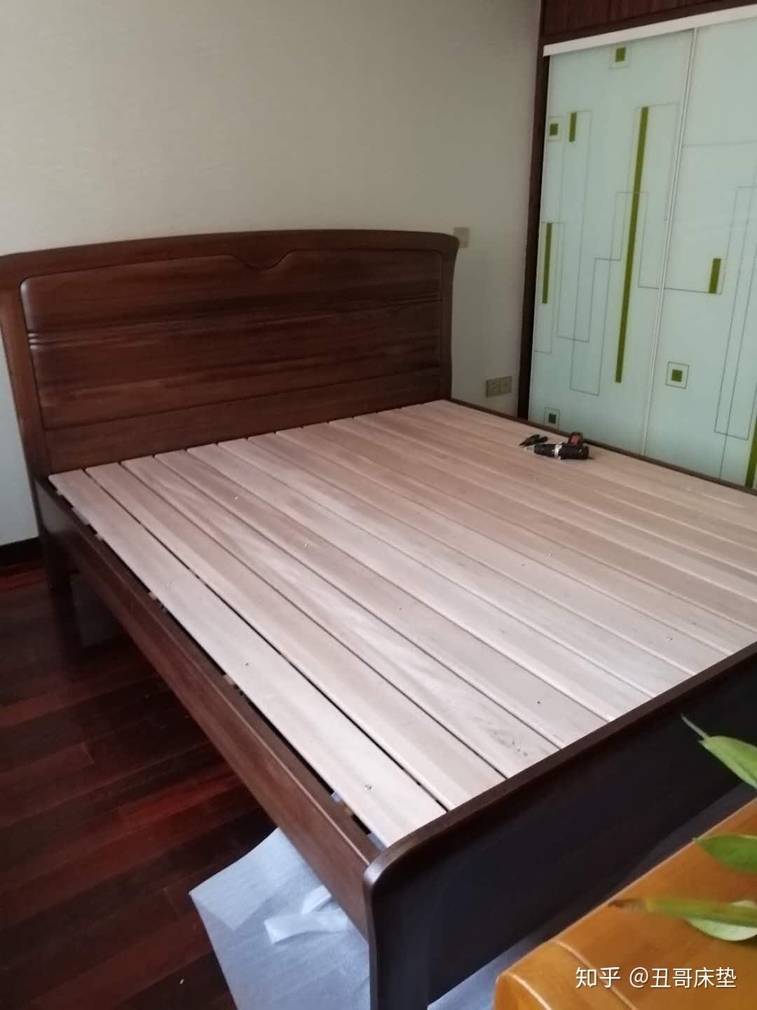 买什么床最好最实用 v2-593be448db03a186595e850c49d1b4d8_r.jpg