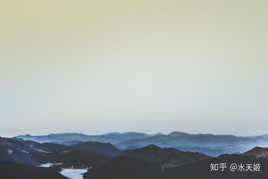 啥是九宫格构图 v2-5954018f95620fc609d09aca7940aaa0_r.jpg