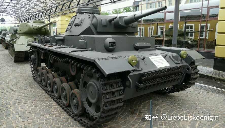 关于如何快速区分三号坦克pzkpfwiii和四号坦克pzkpfwiv的一点见解