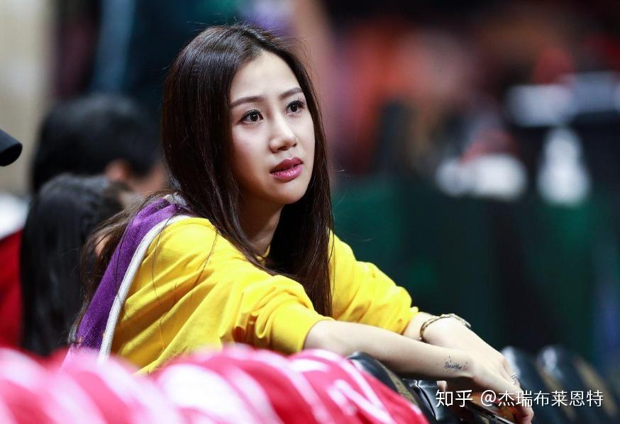 但是,似乎粉丝并不那么满意,尤其是林书豪和赵睿的1v1对决,两人互飙三